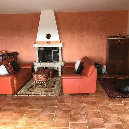 Villa La Casa Rossa Collevecchio (Lazio)